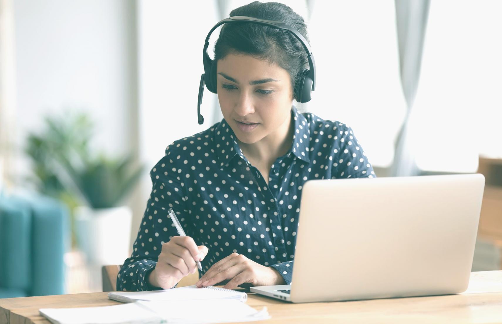 Analyse des stratégies de planification économique avec graphiques et données