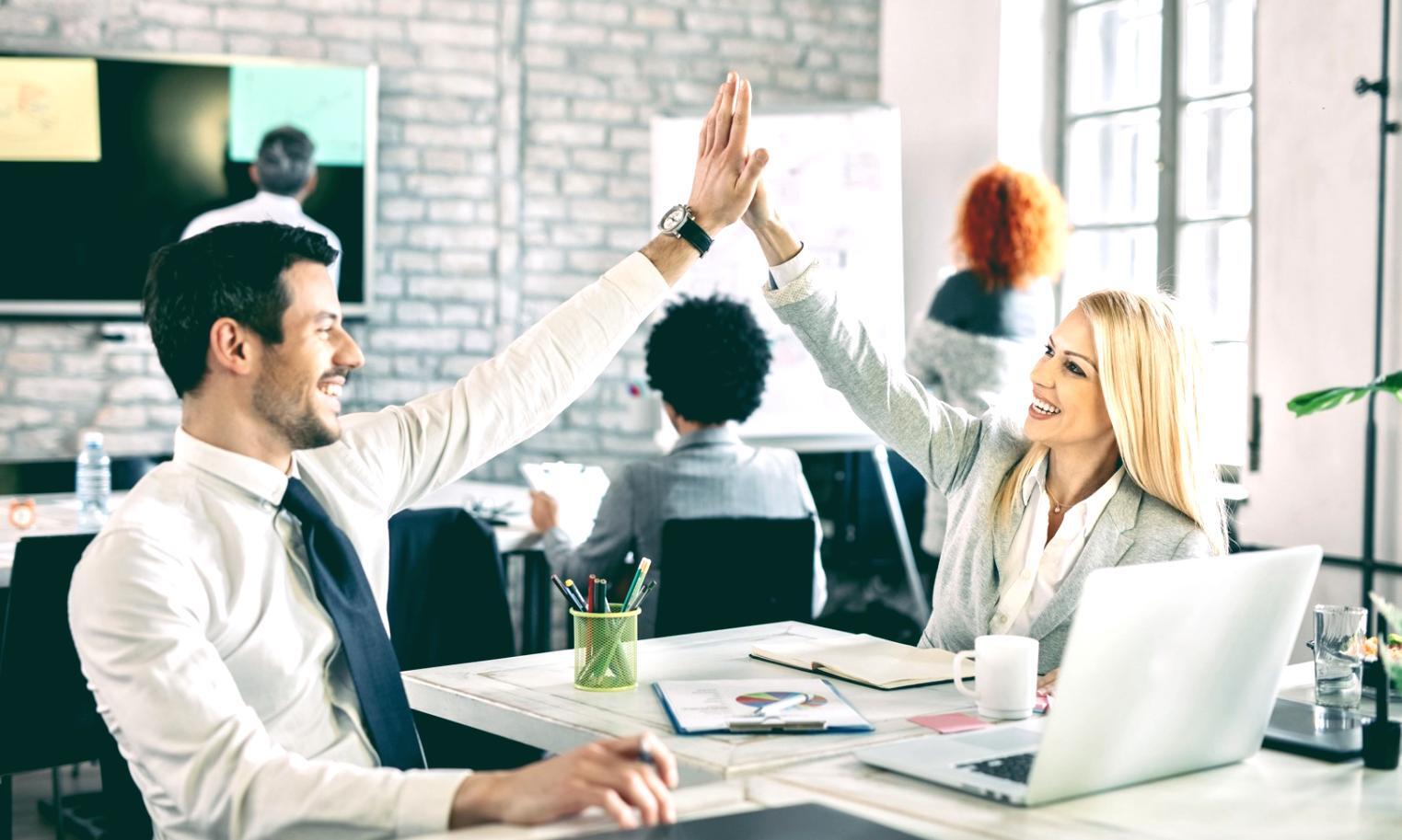 Environnement collaboratif d'apprentissage montrant l'approche éducative